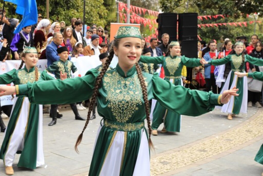 9 Ülkeden Çocuklar Samsun'da Buluştu