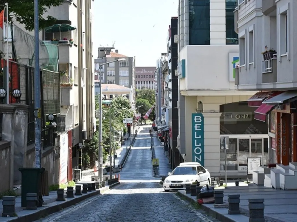 Samsun'da Sokağa Çıkma Kısıtlamasında Cadde ve Sokaklar Boş Kaldı