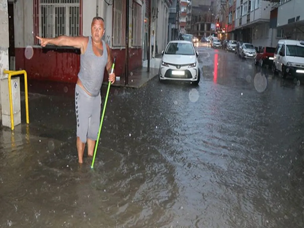 Samsun'da Sağanak Yağış Sonrası Görüntüler