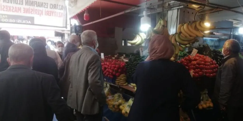 Samsun Sokakları Yine Tıklım Tıklım - Resim 1