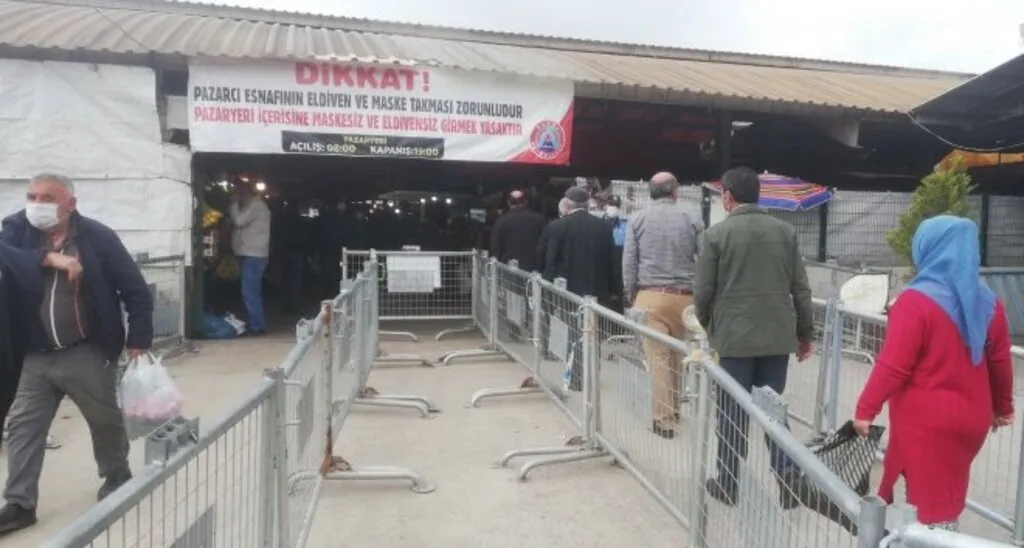 Samsun Sokakları Yine Tıklım Tıklım - Resim 5