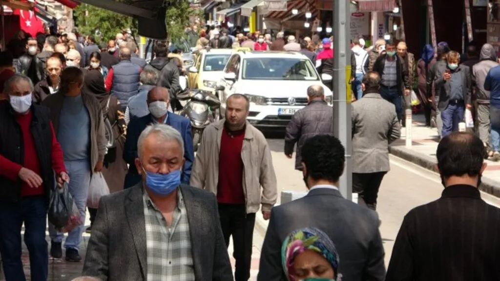 Samsun Sokakları Yine Tıklım Tıklım - Resim 10
