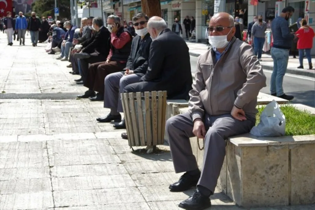 Samsun Sokakları Yine Tıklım Tıklım - Resim 16