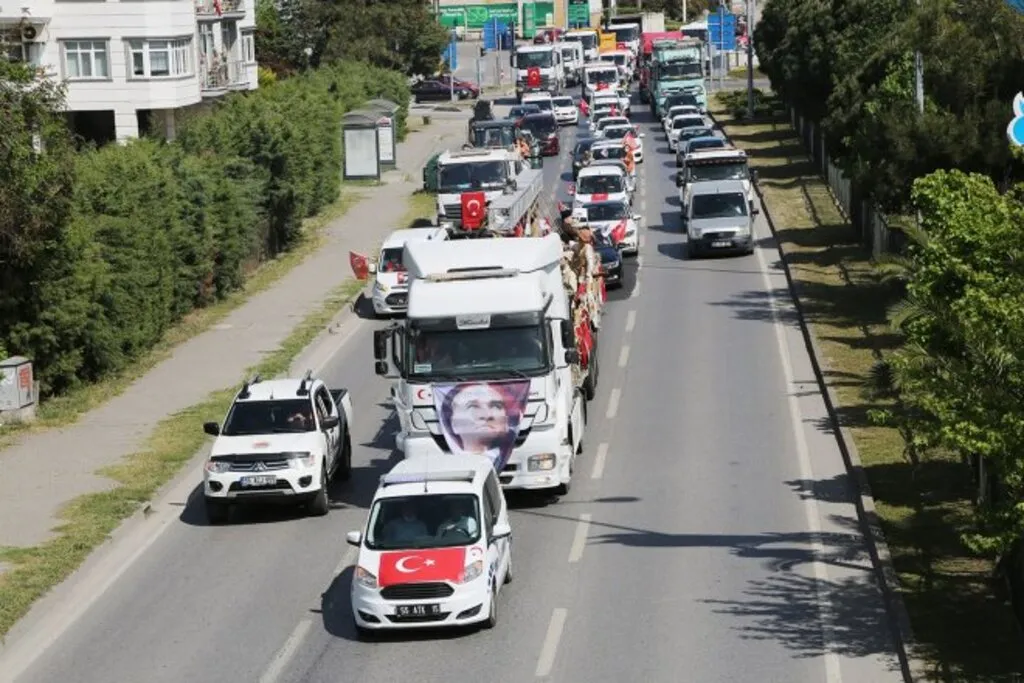 Atakum’un Cadde ve Sokaklarında Coşku Dolu 19 Mayıs Kutlaması - Resim 1