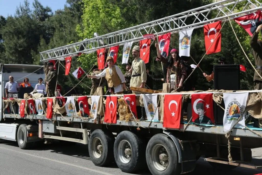 Atakum’un Cadde ve Sokaklarında Coşku Dolu 19 Mayıs Kutlaması - Resim 4