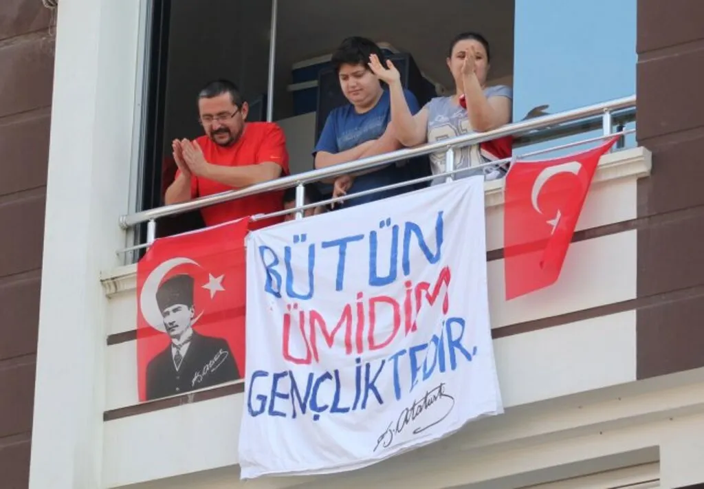 Atakum’un Cadde ve Sokaklarında Coşku Dolu 19 Mayıs Kutlaması - Resim 11