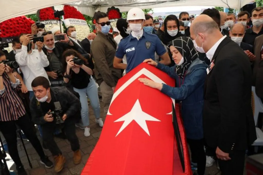 Samsun Şehidini Son Yolculuğuna Uğurladı - Resim 1