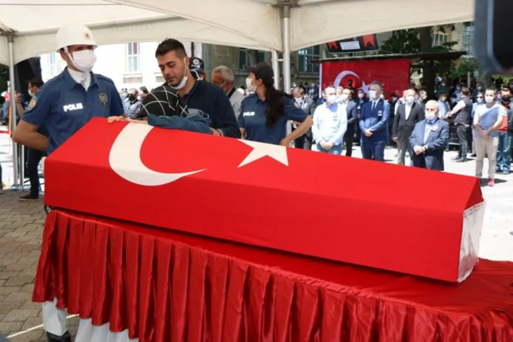 Samsun Şehidini Son Yolculuğuna Uğurladı - Resim 7
