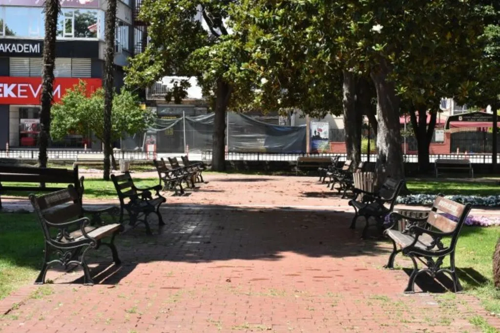 Samsun'da Sokağa Çıkma Kısıtlamasında Cadde ve Sokaklar Boş Kaldı - Resim 5