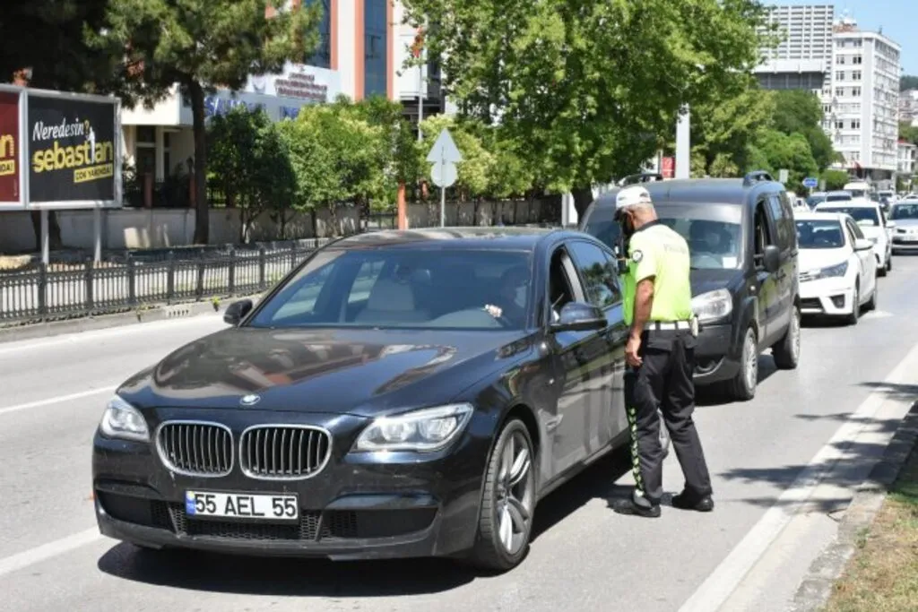 Samsun'da Sokağa Çıkma Kısıtlamasında Cadde ve Sokaklar Boş Kaldı - Resim 7