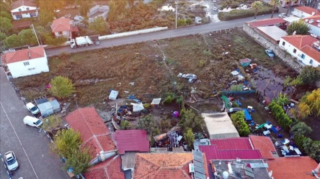 Depremin merkez üssü Seferihisar havadan görüntülendi - Resim 5