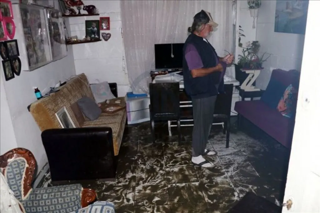 Depremin merkez üssü Seferihisar havadan görüntülendi - Resim 10