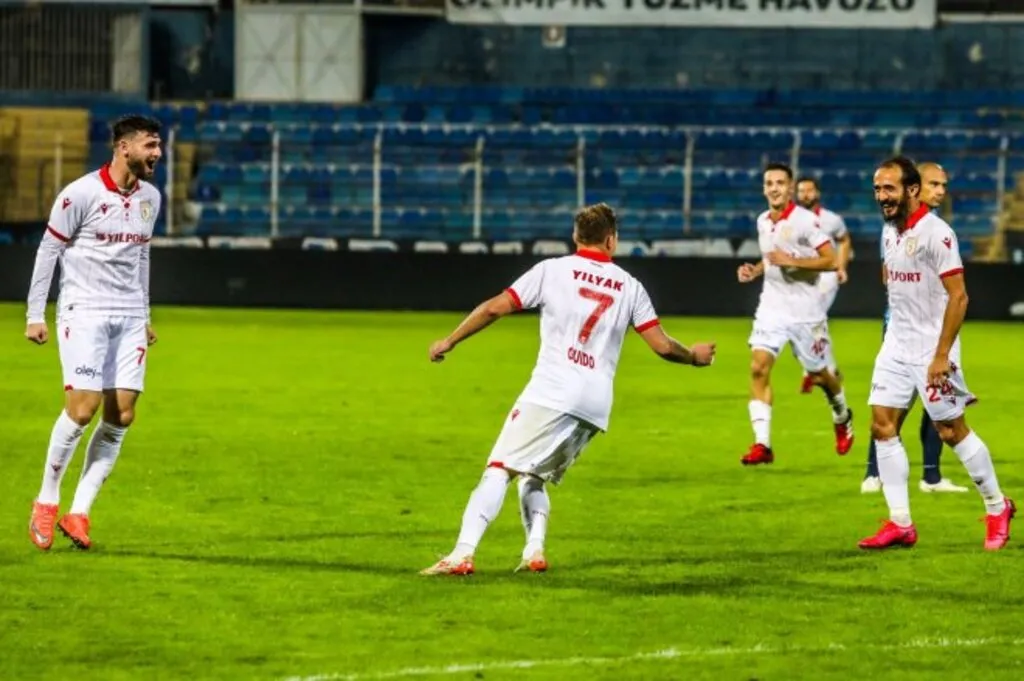 Adana Demirspor Yılport Samsunspor Maçından Kareler - Resim 1