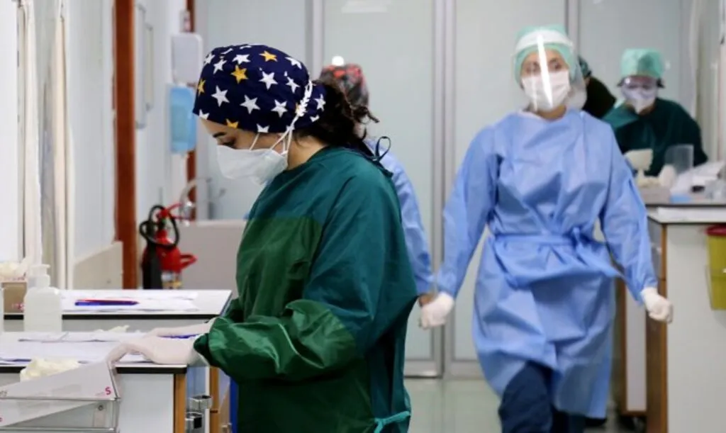 Samsun'da Sağlık Çalışanlarının Koronayla Savaşı - Resim 1
