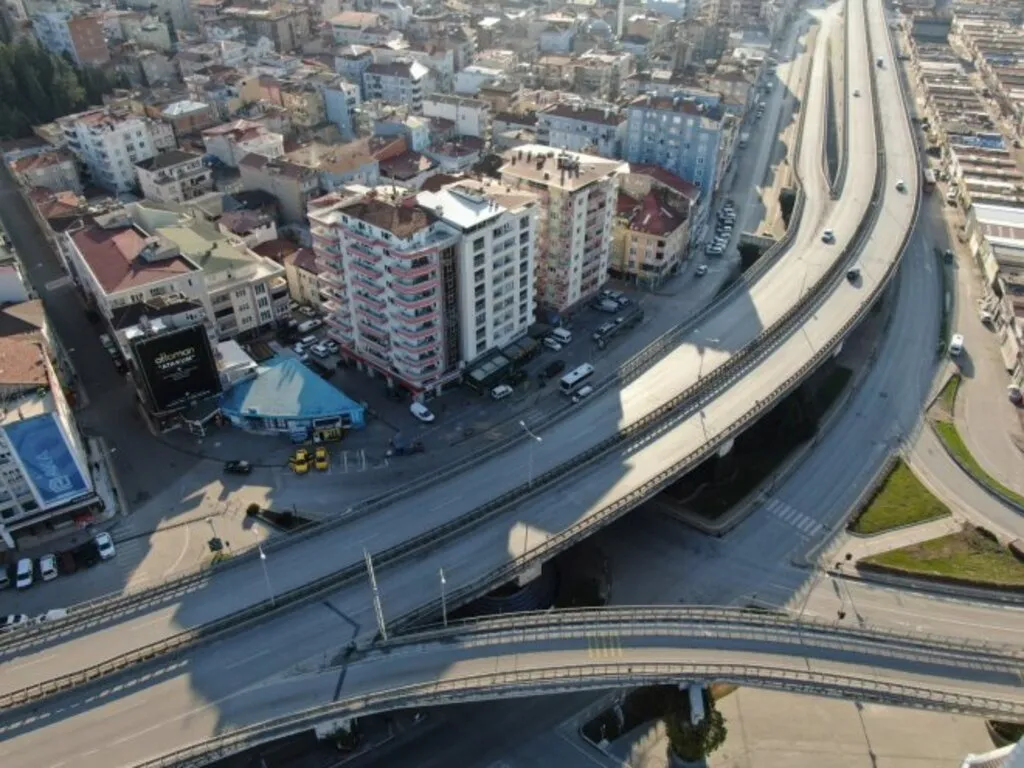 Samsun Emniyeti sokağa çıkma kısıtlamasında caddeleri havadan görüntüledi - Resim 3