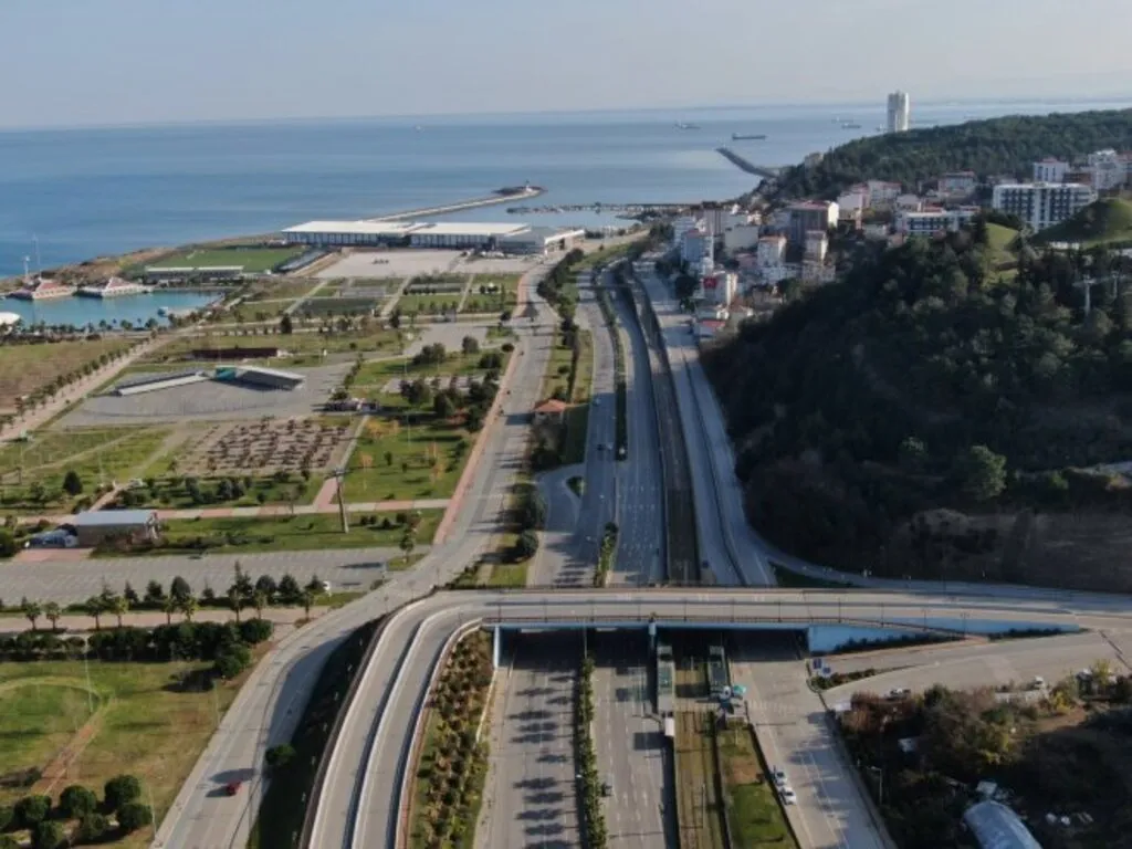 Samsun Emniyeti sokağa çıkma kısıtlamasında caddeleri havadan görüntüledi - Resim 15