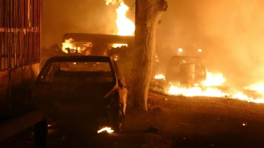 Samsun'da sanayi sitesinde iş yerleri alev alev yandı! - Resim 4