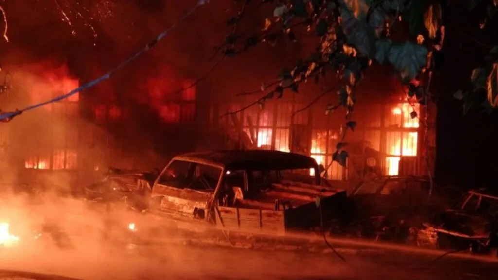 Samsun'da sanayi sitesinde iş yerleri alev alev yandı! - Resim 10