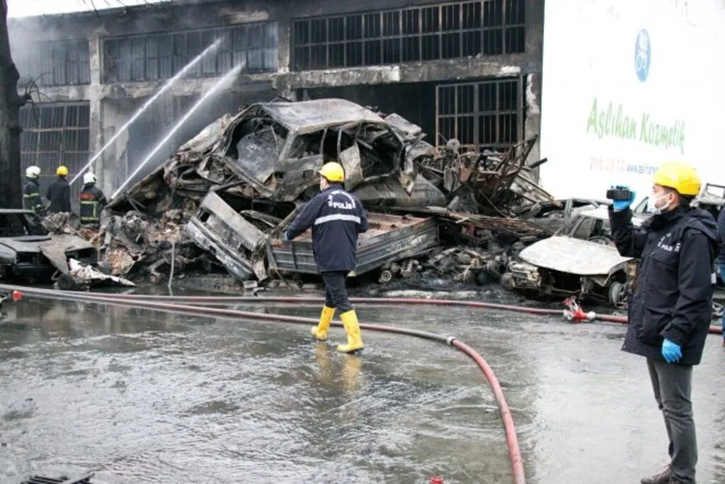 Samsun'da sanayi sitesinde iş yerleri alev alev yandı! - Resim 14