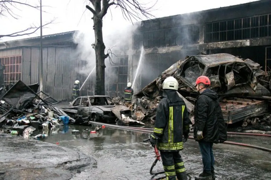 Samsun'da sanayi sitesinde iş yerleri alev alev yandı! - Resim 15