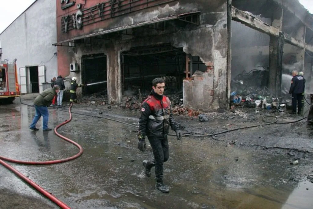 Samsun'da sanayi sitesinde iş yerleri alev alev yandı! - Resim 20