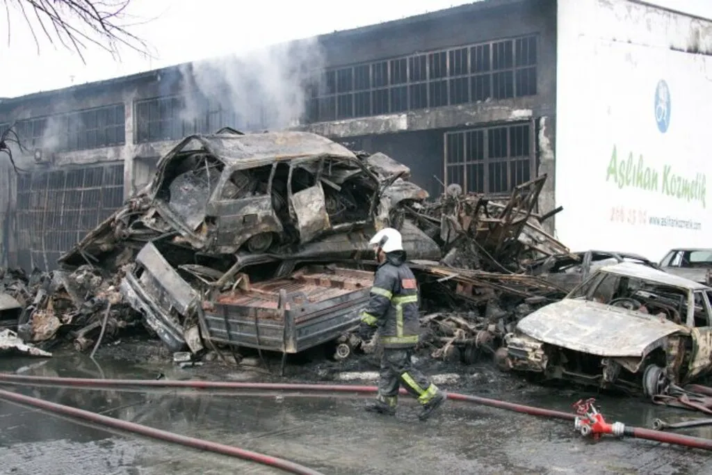 Samsun'da sanayi sitesinde iş yerleri alev alev yandı! - Resim 21