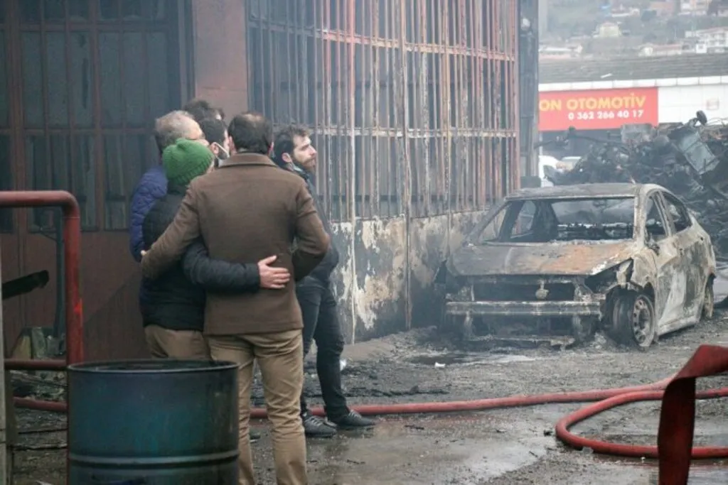 Samsun'da sanayi sitesinde iş yerleri alev alev yandı! - Resim 23