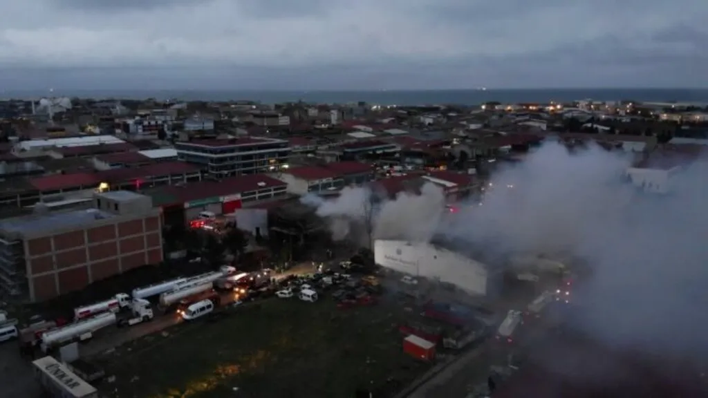 Samsun'da sanayi sitesinde iş yerleri alev alev yandı! - Resim 25