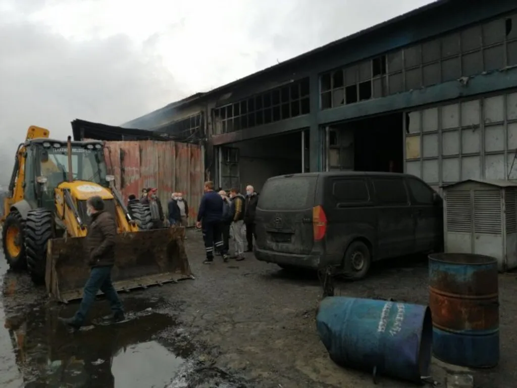 Samsun'da sanayi sitesinde iş yerleri alev alev yandı! - Resim 29