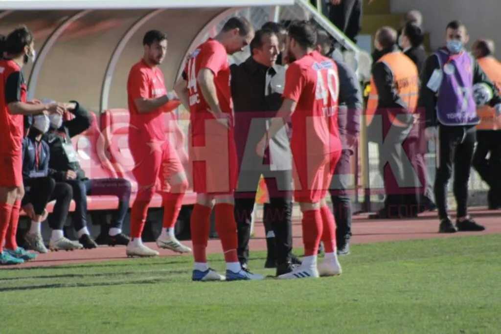 Ümraniyespor Samsunspor Maçının Son Dakikasındaki Olayları HHALK Anbean Fotoğrafladı - Resim 2