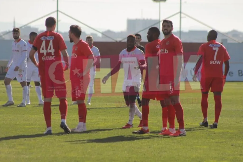 Ümraniyespor Samsunspor Maçının Son Dakikasındaki Olayları HHALK Anbean Fotoğrafladı - Resim 4