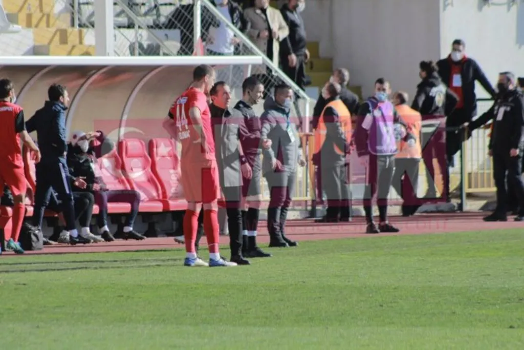 Ümraniyespor Samsunspor Maçının Son Dakikasındaki Olayları HHALK Anbean Fotoğrafladı - Resim 5