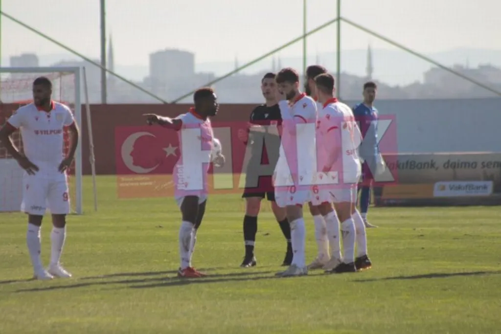 Ümraniyespor Samsunspor Maçının Son Dakikasındaki Olayları HHALK Anbean Fotoğrafladı - Resim 6