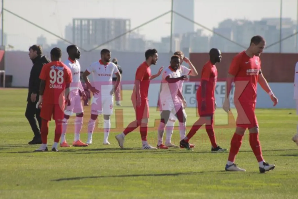 Ümraniyespor Samsunspor Maçının Son Dakikasındaki Olayları HHALK Anbean Fotoğrafladı - Resim 10