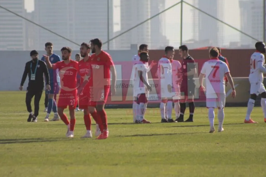 Ümraniyespor Samsunspor Maçının Son Dakikasındaki Olayları HHALK Anbean Fotoğrafladı - Resim 12