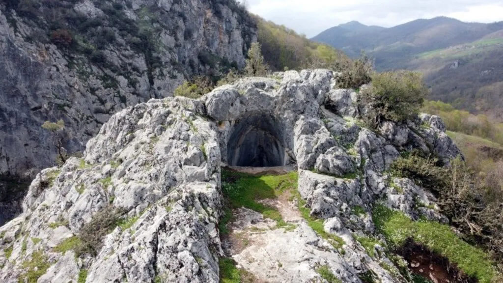 Samsun'da tarih öncesinden izler taşıyan basamaklı tünel ile mağara turizme kazandırılacak - Resim 6