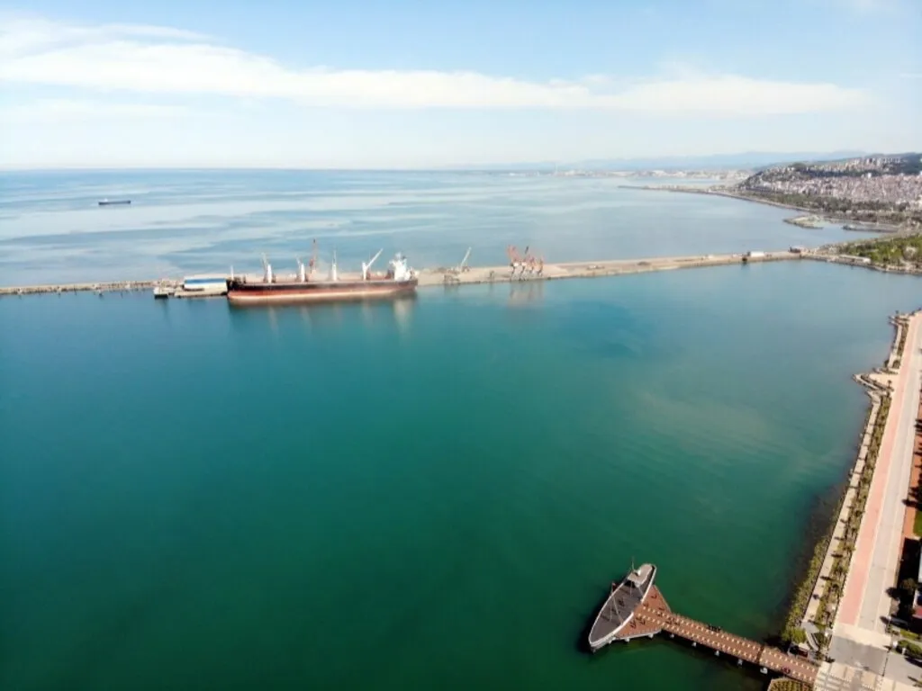 Samsun Limanı'nda tedirgin eden kirlilik: Gözler gemilerde - Resim 10
