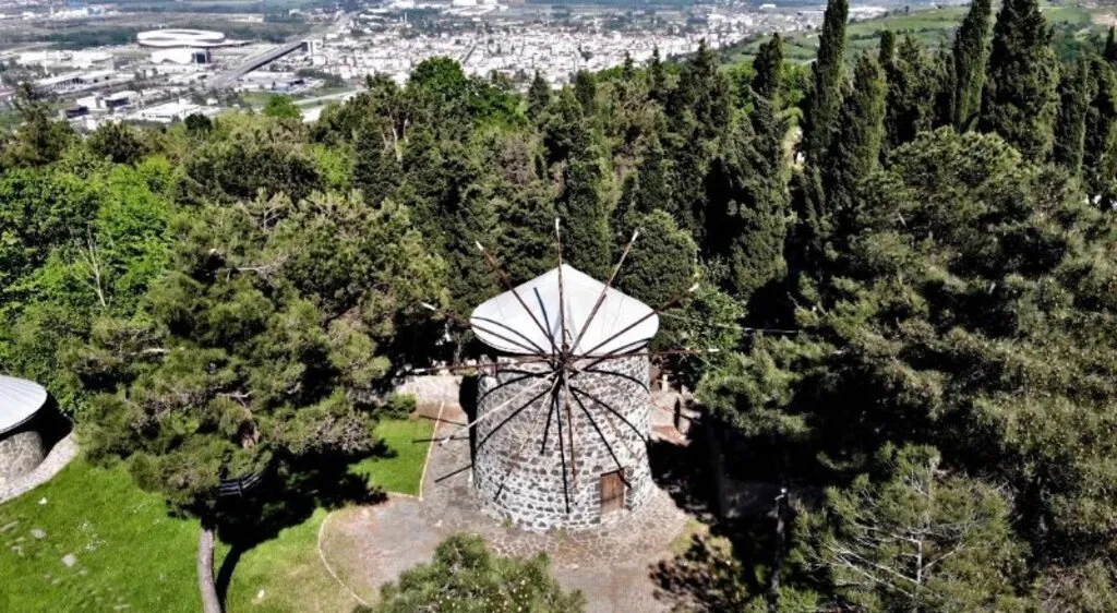 Karadeniz'in tek taş gövdeli yel değirmeni - Resim 3