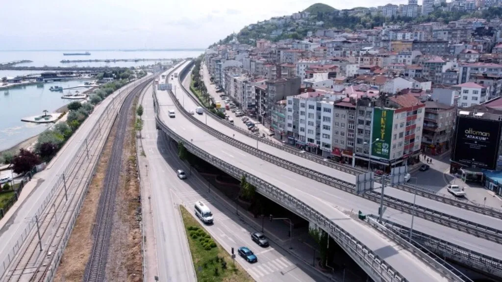 Samsun'da sokağa çıkma kısıtlaması nedeniyle sessizlik hakim - Resim 4