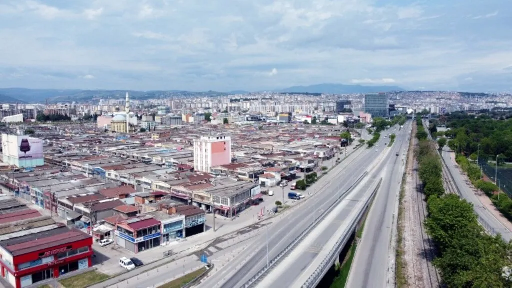 Samsun'da sokağa çıkma kısıtlaması nedeniyle sessizlik hakim - Resim 5