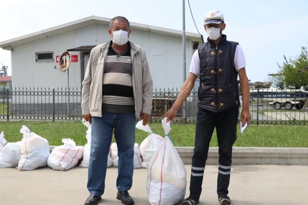 Samsun'da küçük Balıkçıya Ağ Desteği - Resim 12