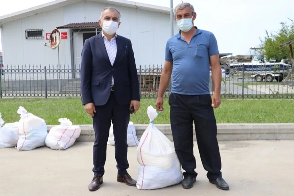 Samsun'da küçük Balıkçıya Ağ Desteği - Resim 15