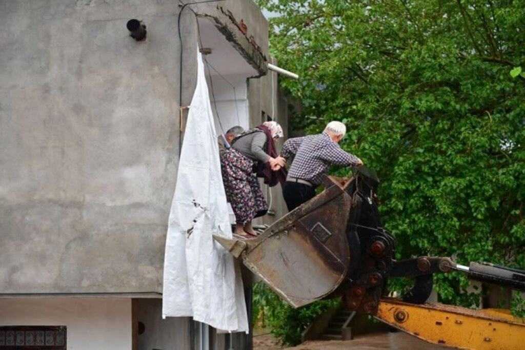 KARADENİZ'DE FELAKET - Resim 9