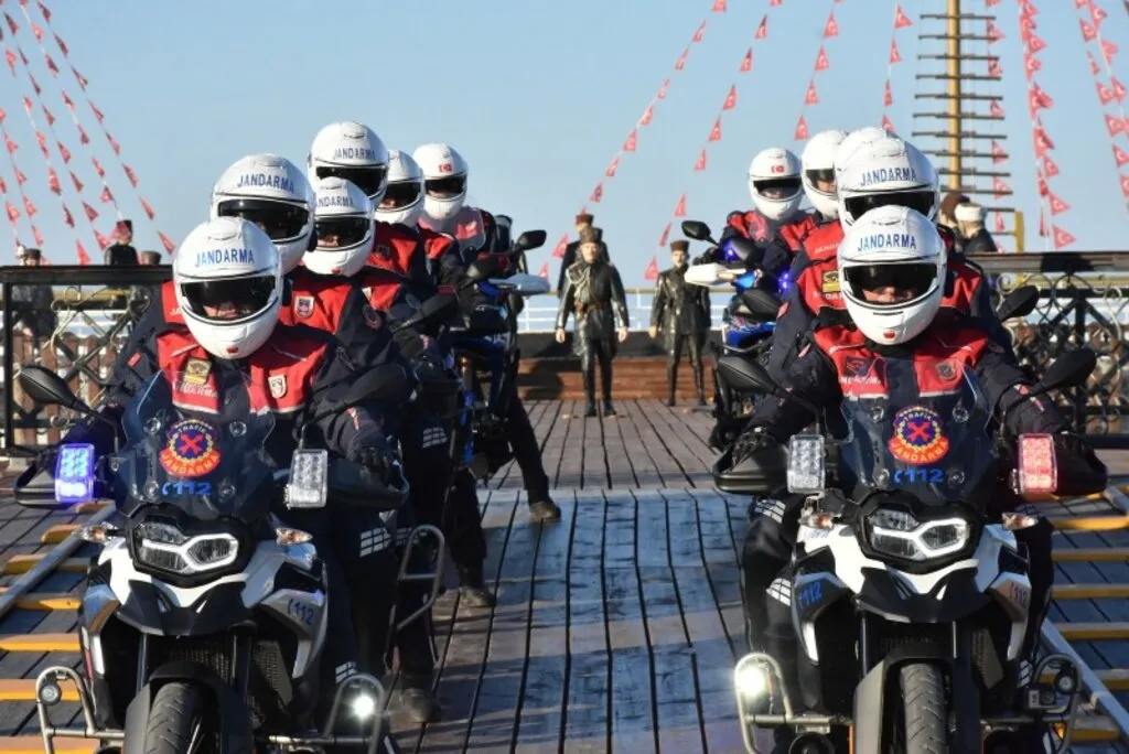 Samsun'da jandarmanın "Huzur" ve "Hızır" timleri vatandaşa güven veriyor - Resim 3