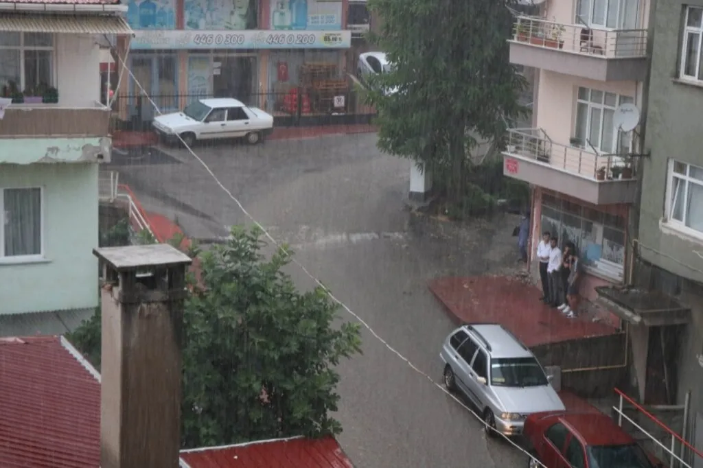 Samsun'da Sağanak Yağış Sonrası Görüntüler - Resim 7