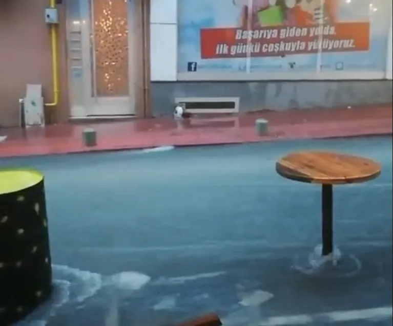 Samsun'da Sağanak Yağış Sonrası Görüntüler - Resim 12