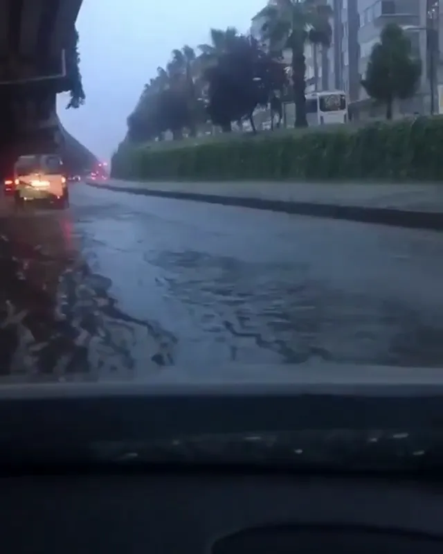 Samsun'da Sağanak Yağış Sonrası Görüntüler - Resim 21