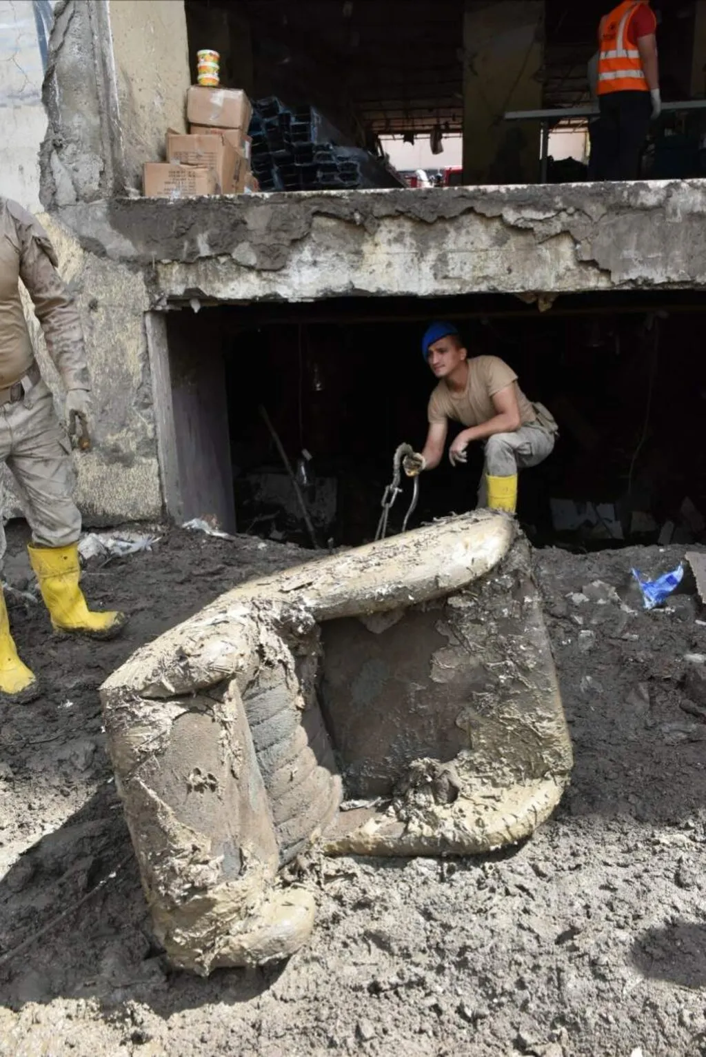 "Mavi bereliler" Bozkurt'ta vatandaşların yaralarını sarmak için çaba sarf ediyor - Resim 4