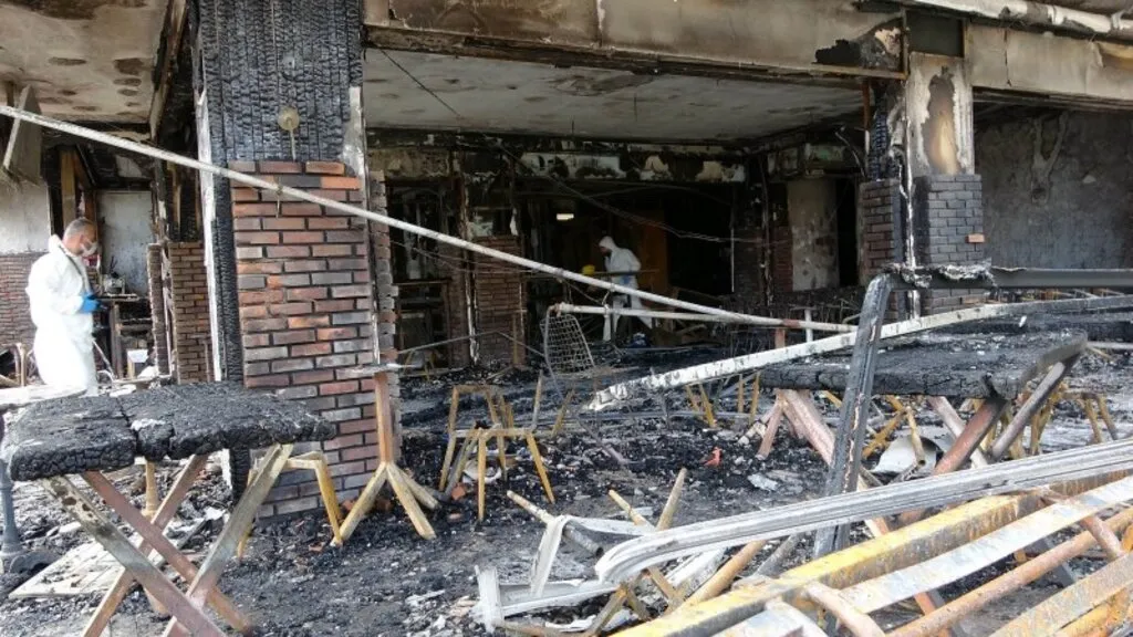 Samsun'da 2 kişinin öldürüldüğü bar gece yakıldı - Resim 8