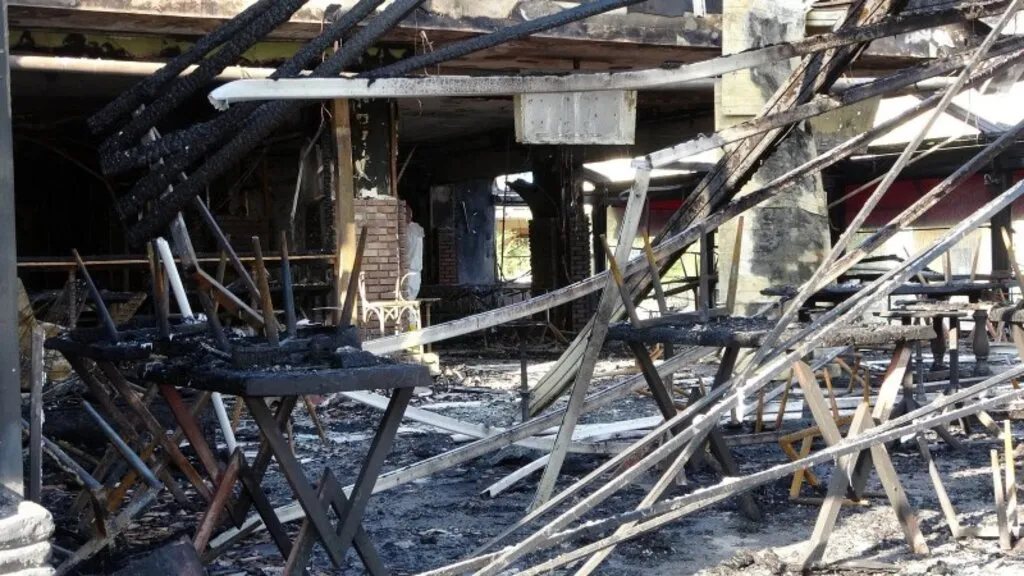 Samsun'da 2 kişinin öldürüldüğü bar gece yakıldı - Resim 16